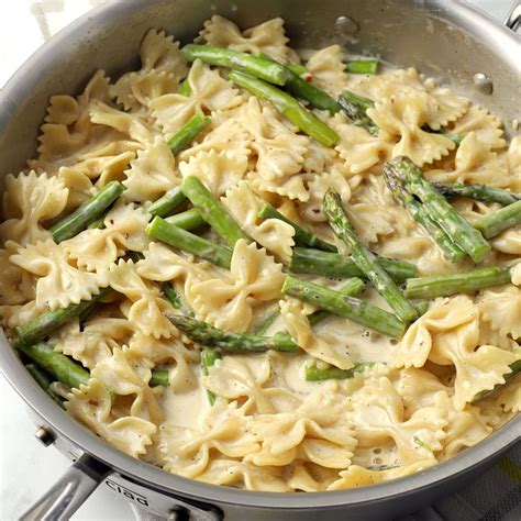 Creamy Asparagus Pasta - The Toasty Kitchen