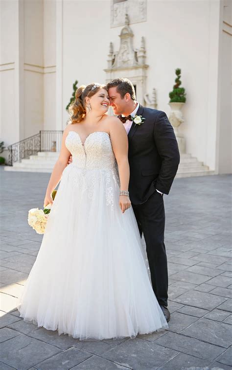 Designer Princess Plus-Size Wedding Dress | Stella York Wedding Gowns
