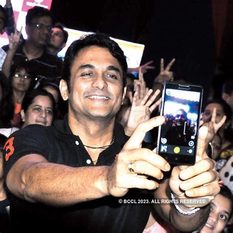 Vodafone Mirchi 3G Grand Ganpati Gammat Photogallery - ETimes