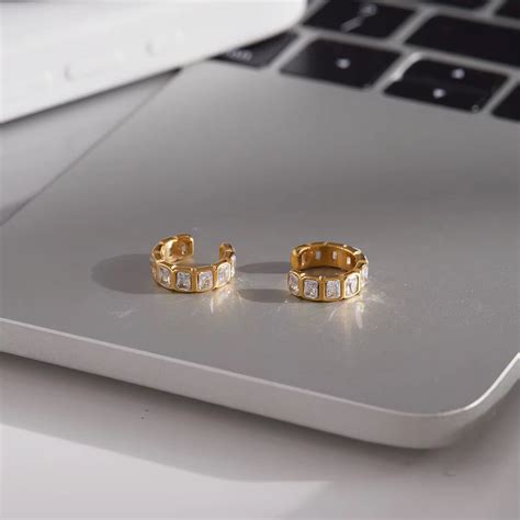 JANE CUFF EARRINGS – MAUVE ACCESSORIES