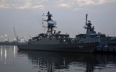 U.S. attacks Iranian warship off Sri Lanka coast; 87 dead, many missing