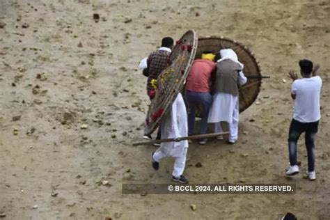 Pictures from 'stone-pelting' ritual of Uttarakhand's annual ‘Bagwal ...