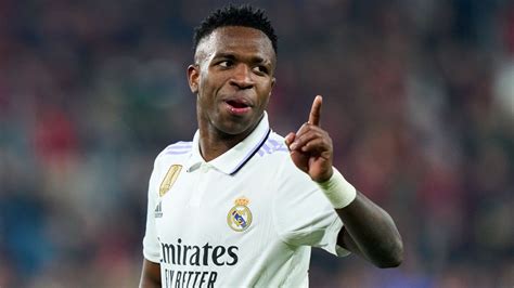 Real Madrid's Vinicius Jr 'to keep dancing' despite repeated abuse - ESPN