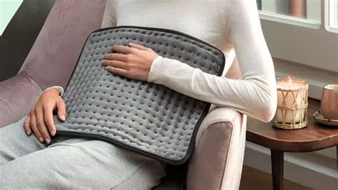 11 Period Heating Pads: The Best Microwable, Electric & Single Use Pain Relievers | Glamour UK