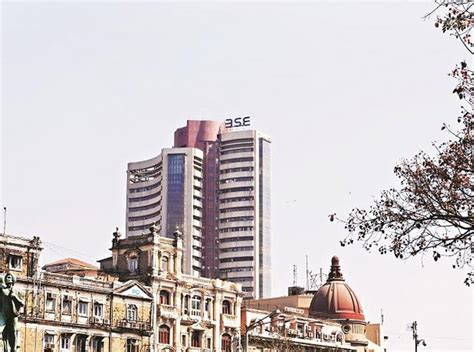 Sensex drops 262 points, rupee declines 1% as global oil price surges ...