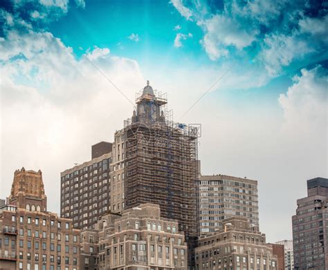 纽约的一群老摩天大楼对高清图片下载-正版图片502618116-摄图网