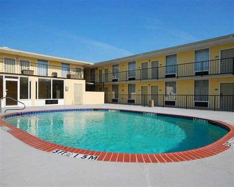 MILL TREE INN (Millington) - Hotel Reviews, Photos, Rate Comparison ...