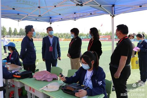 新乡市教育局领导到辉县市巡视中招体育考试和中招实验操作考试