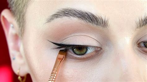 Rezultat imagine pentru Double Winged Eyeliner Tutorial