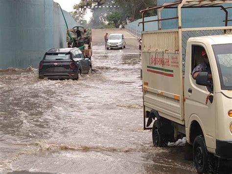 The condition of 10 villages filled with water in the Dabhoi railway ...