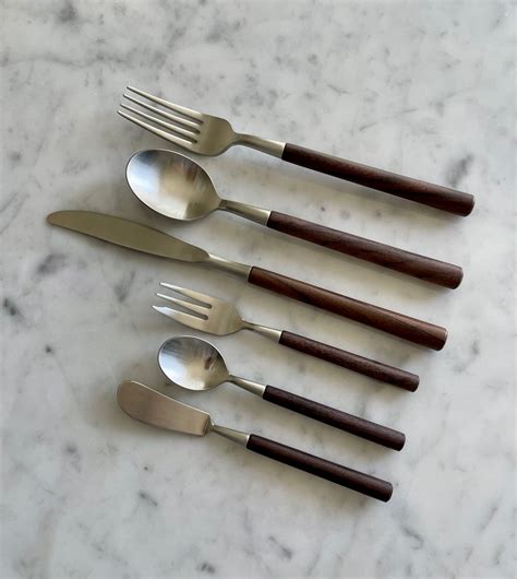 Elegant Rosewood cutlery set | Cutlery set, Cutlery, Flatware set