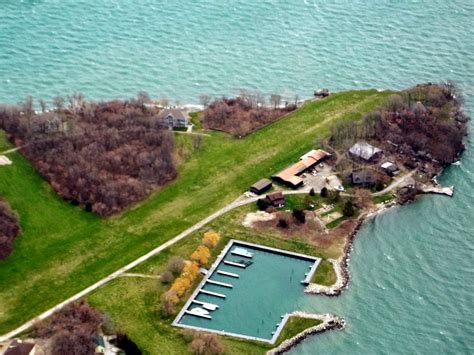 Lagniappe's Lair: Lake Erie oddities: Rattlesnake Island