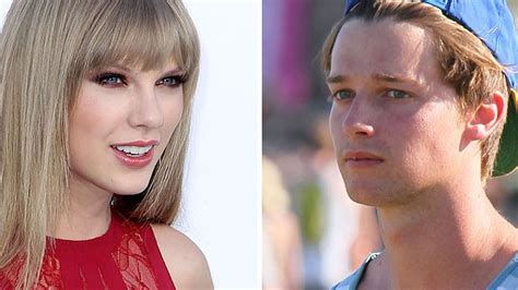 Steht Taylor Swift auf Patrick Schwarzenegger? | Promiflash.de