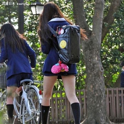 日本女生校服裙 为何设计这么短[转帖] - 千奇百怪 - 华声论坛