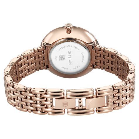 Buy Online Titan Aura Quartz Analog White Mother of Pearl Dial Rose ...
