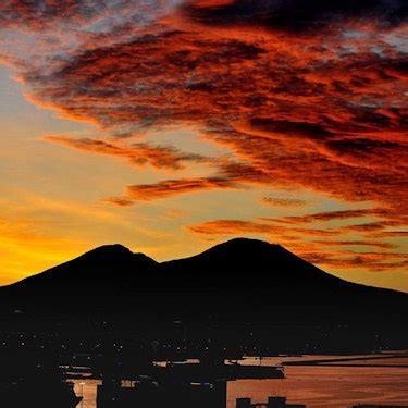 Mount Vesuvius Tickets and Tours from Pompeii - Hellotickets