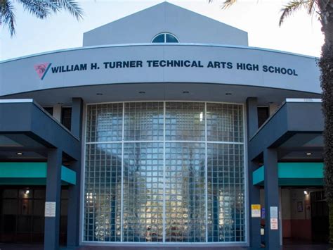 South Florida students look to HBCUs as DEI cuts impact college plans ...