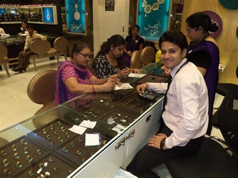 Customers at PCJ outlets pledge their support to I am Shakti movement ...