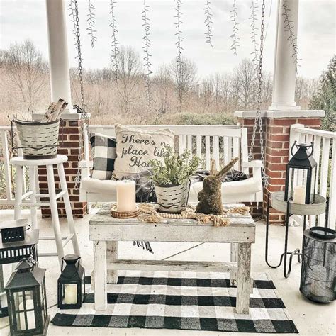 22 Charming Rustic Farmhouse Front Porch Décor Ideas