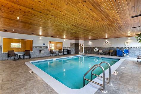 QUALITY INN & SUITES KEOKUK NORTH - Hotel Reviews, Photos, Rate ...