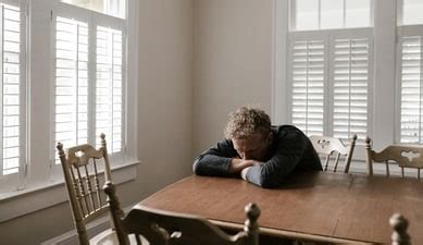 Men have fewer people for emotional support as they age: Study reveals ...