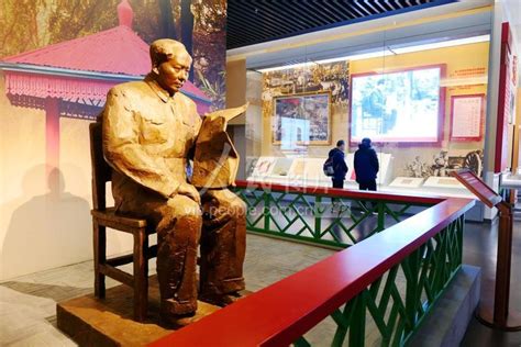 北京：香山革命纪念馆参观升温-人民图片网