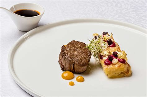 Main Course Food Menu 的图像结果