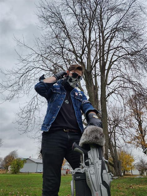 Gary Carmine (Biker Punk) Cosplay : r/GearsOfWar