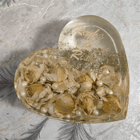 Premium Garland Flower Preserved Heart-shaped Resin Lamp (7 Inch ...