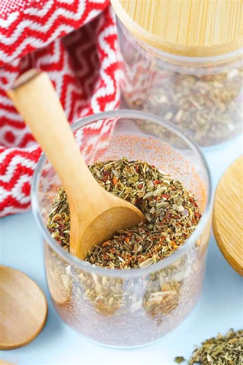 Homemade Pizza Seasoning - The Busy Foodie