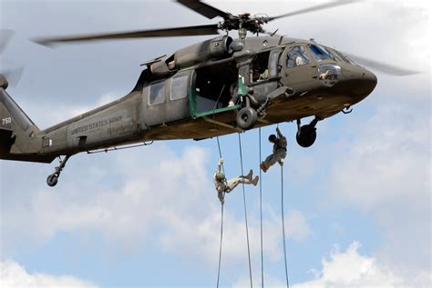 Soldiers put to test in Florida's first Air Assault course > National ...