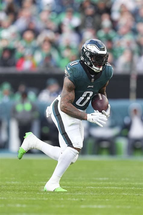 D'Andre Swift, Bears Agree to 3-Year, $24M Contract in 2024 NFL Free ...