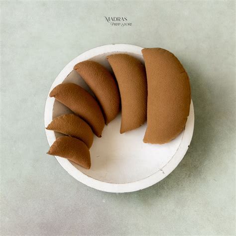 Posing Cushions – Madras Prop Store