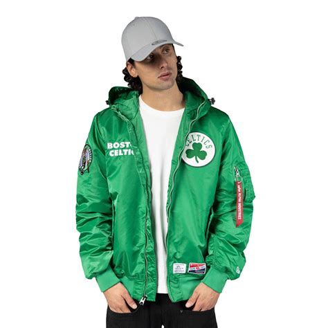 Chamarra New Era Boston Alpha Industries x NBA | NBAStore.com.mx