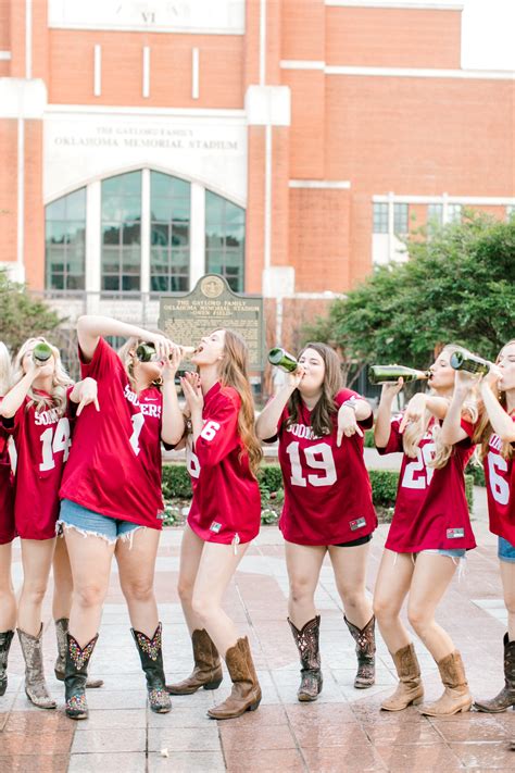 2019 Oklahoma Thetas | OU Sorority Senior Photos