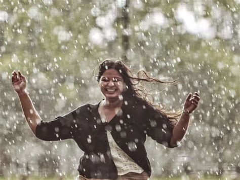 Delhi Rains in Pics: After a day of sizzle, drizzles bring joy - Brief ...