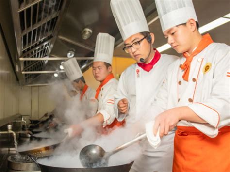 技能学校都有哪些专业_学厨师_陕西新东方烹饪学校