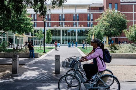 UC Davis acceptance rate: Who gets in and who enrolls?