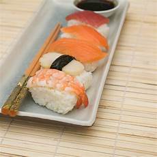 stuoia sushi sushi immagine stock immagine di salmoni stuoia salsa stuoia sushi sushi immagine stock immagine di salmoni stuoia salsa