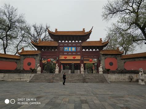 【携程攻略】南京南京古秦淮夫子庙步行街景点,去南京，夫子庙是个不得不去，去了又觉得十分无趣的一个景点，似乎每…
