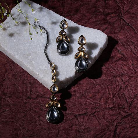 Dual Tone Kundan Maang Tikka with Earrings | SHOBITAM – Shobitam India