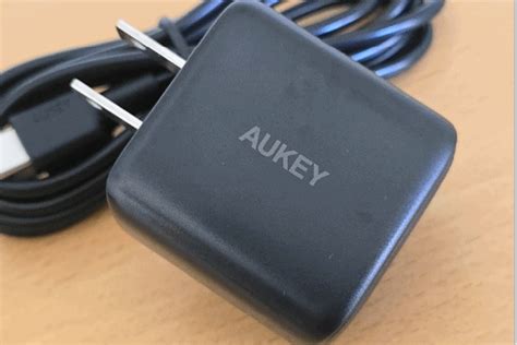 化繁為簡「AUKEY MagFusion Z」三合一磁吸折疊充電器開箱 - Mobile01