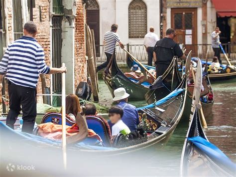 Traditional Shared Gondola Ride in Venice - Klook India
