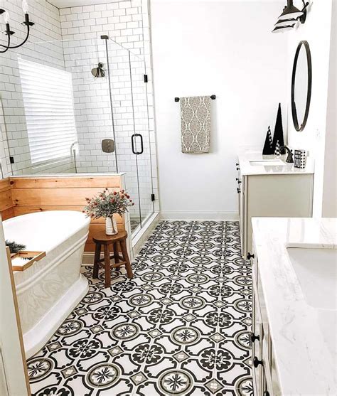 Black and White Shower Curb Tile - Soul & Lane
