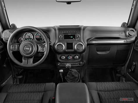 2011 Jeep Wrangler: 16 Interior Photos | U.S. News