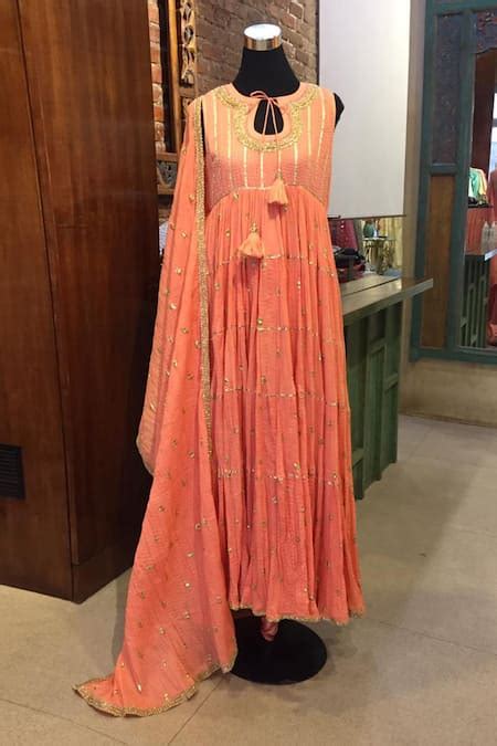 Buy Gopi Vaid Peach Marwar Tiered Anarkali Set Online | Aza Fashion.