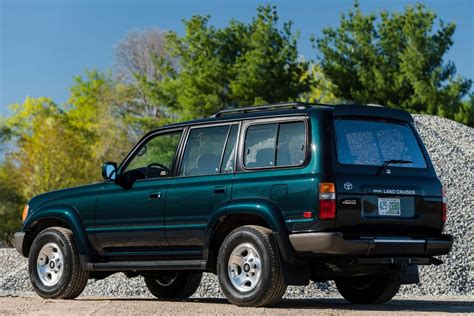 A 1k-Mile 1994 Toyota Land Cruiser Just Sold For A Whopping $136,000 | Carscoops