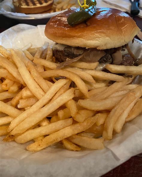 10 Best Burgers in Dubuque, Iowa | Travel Dubuque