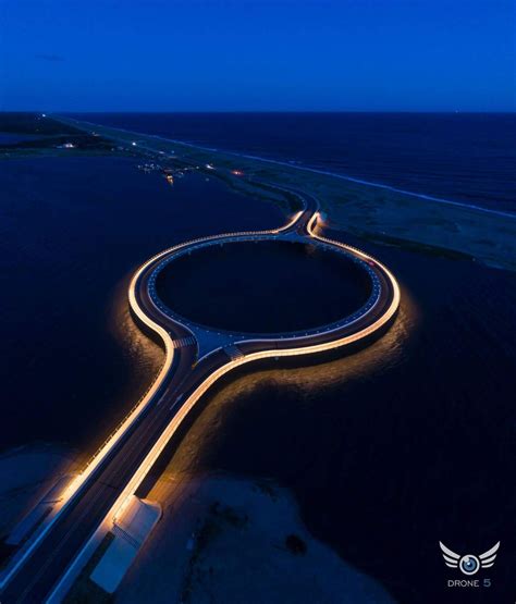 Puente sobre Laguna Garzón, diseñado por el Arq. Rafael Viñoly ...