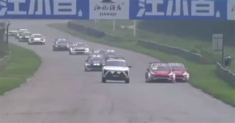 Safety Car Causes Accident: Takes Out Two Leading Cars In The Track Race